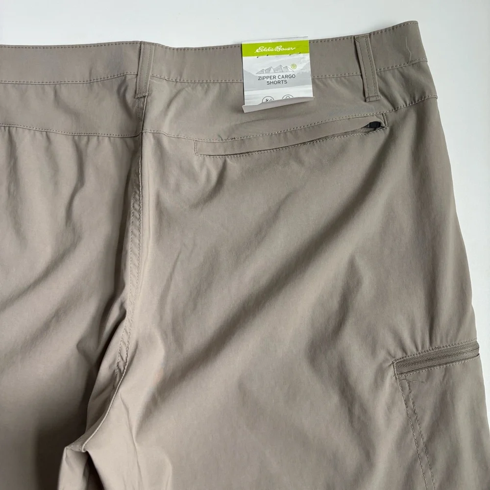 Eddie Bauer Zipper Cargo Short 10” Inseam Active Fit Flat Front In Dune Size 40